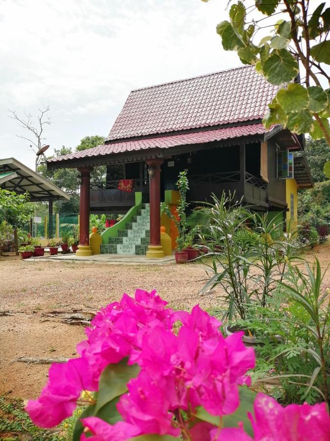 Homestay Warisan Bonda Masjid Tanah/Melaka Exterior photo